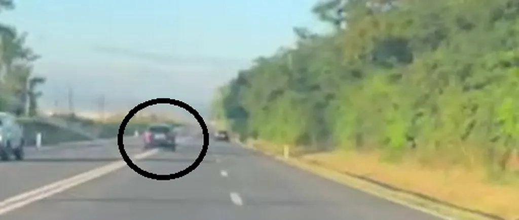 VIDEO | Șofer băut, care conducea haotic pe un drum din Cluj, filmat până în momentul în care lovește o altă mașină