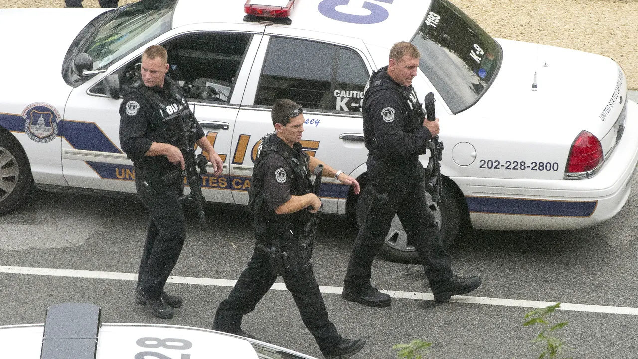 Trei persoane care pregăteau un atac armat de amploare, arestate la New York din întâmplare