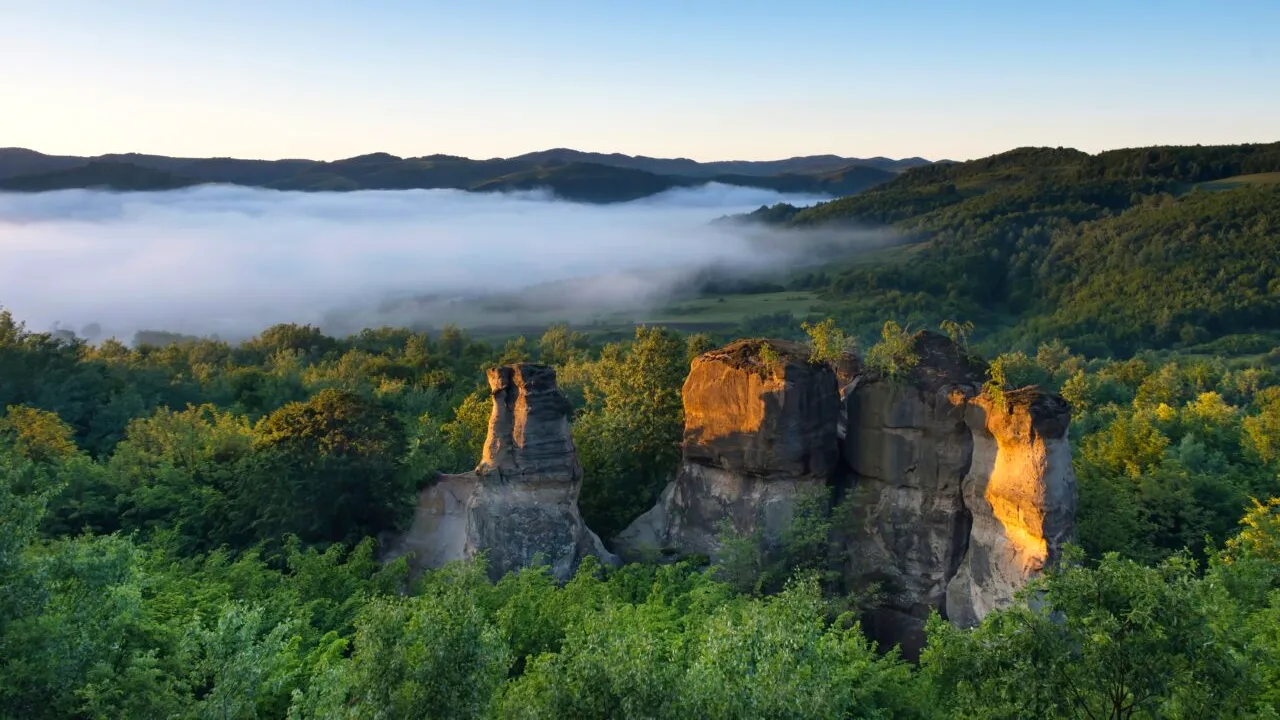 Unde se află localitatea din România cu cel mai scurt nume. Este un loc marcat de unul dintre cele mai tragice episoade din istoria recentă a țării