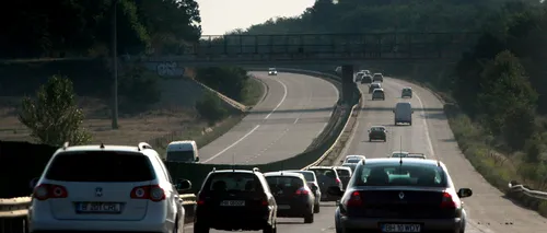 Șoferul unei autocisterne, filmat în Buzău intrând în repetate depășiri pe linie continuă, în curbe 