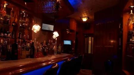 Barul pentru singuratici: Poți să intri doar dacă ești singur / Ce se întâmplă după ce se închid ușile - FOTO / VIDEO 