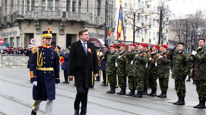Crin Antonescu și Gheorghe Nichita, huiduiți la Iași. Participanții la Ziua Unirii au scandat mesaje și împotriva lui Ponta și Băsescu