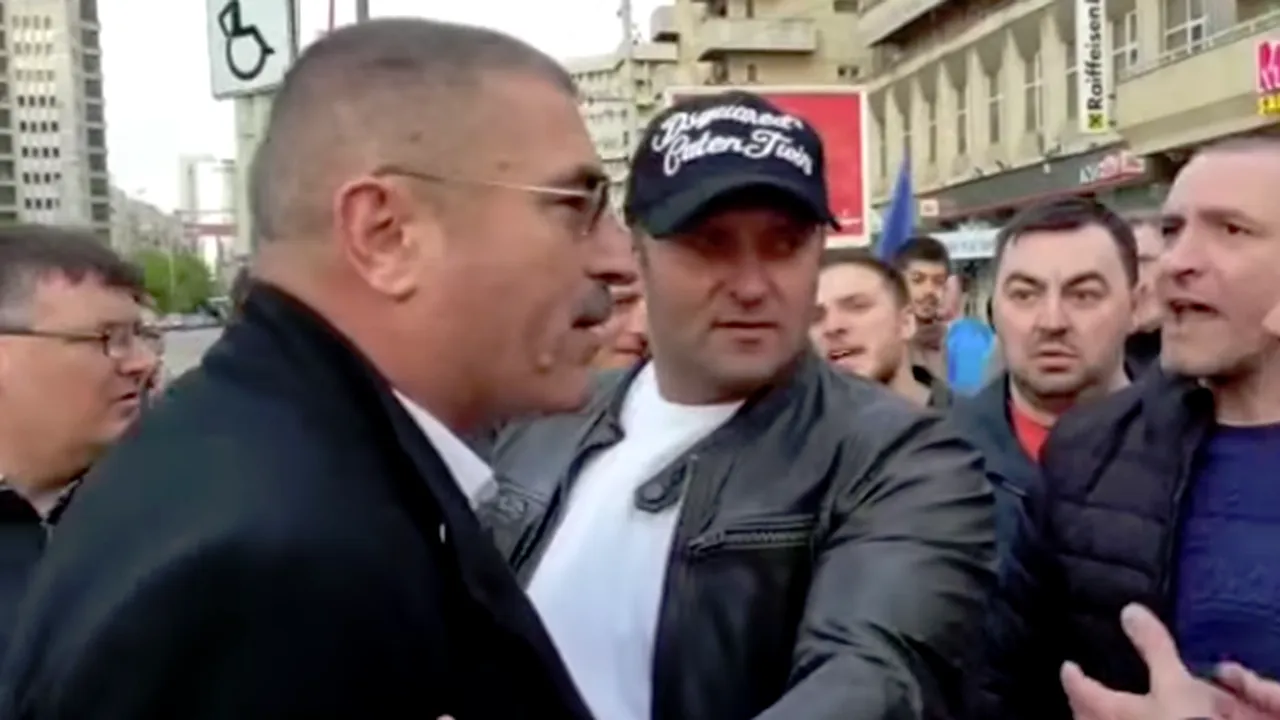 Dialog aprins între un deputat PSD și manifestanți după mitingul social-democraților la Iași. Protestatar: „Băi, slugă proastă
