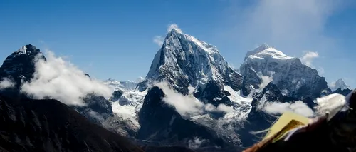 Un norvegian, primul alpinist testat pozitiv pentru COVID pe Muntele Everest