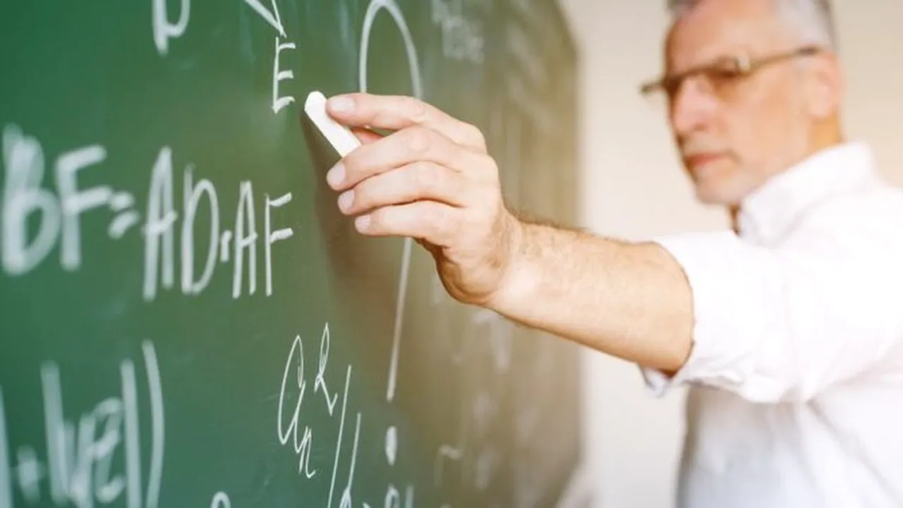 Ce se întâmplă dacă un profesor pică examenul de Definitivat 2026. De câte ori mai are dreptul să se înscrie