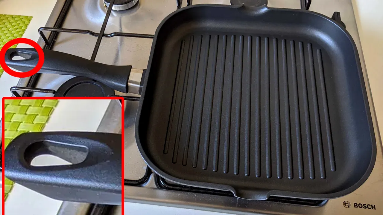 La ce folosește gaura de la capătul mânerului cratiței, de fapt. Puține gospodine știu asta!