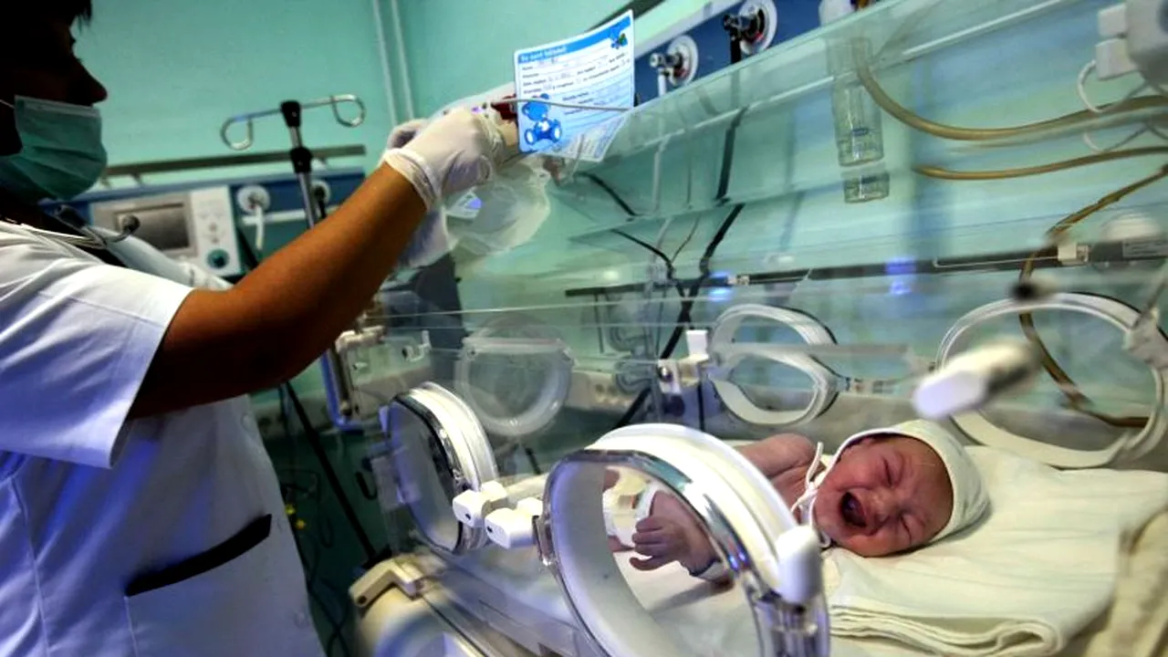 Aproape 1.500 de copii au fost părăsiți în maternități sau în alte unități sanitare în 2012