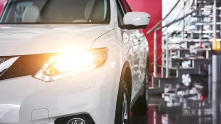 LED-urile nu sunt suficiente, iar proiectoarele de ceață te pot băga în bucluc. Cum se utilizează corect luminile mașinii pentru a nu lua amendă