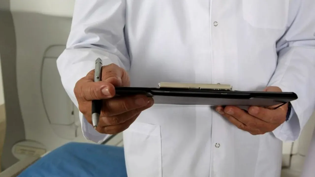 MĂRTURII CUTREMURĂTOARE. Medic internat după ce a luat contact cu persoane bolnave de COVID-19: Ne încuiau cu cheia. Ai senzaţia că ai făcut ceva rău şi eşti ţinut la detenţie