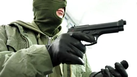 Fotbalist atacat în propria locuință