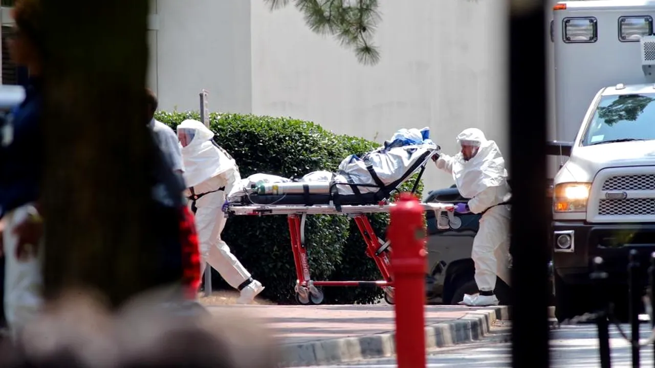 Cadrele medicale străine infectate cu Ebola ar putea fi tratate în Statele Unite