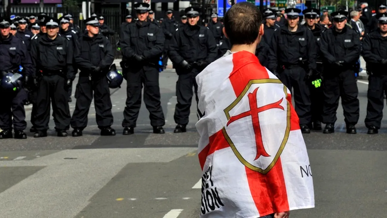 Zeci de mii de persoane manifestează la Londra împotriva austerității