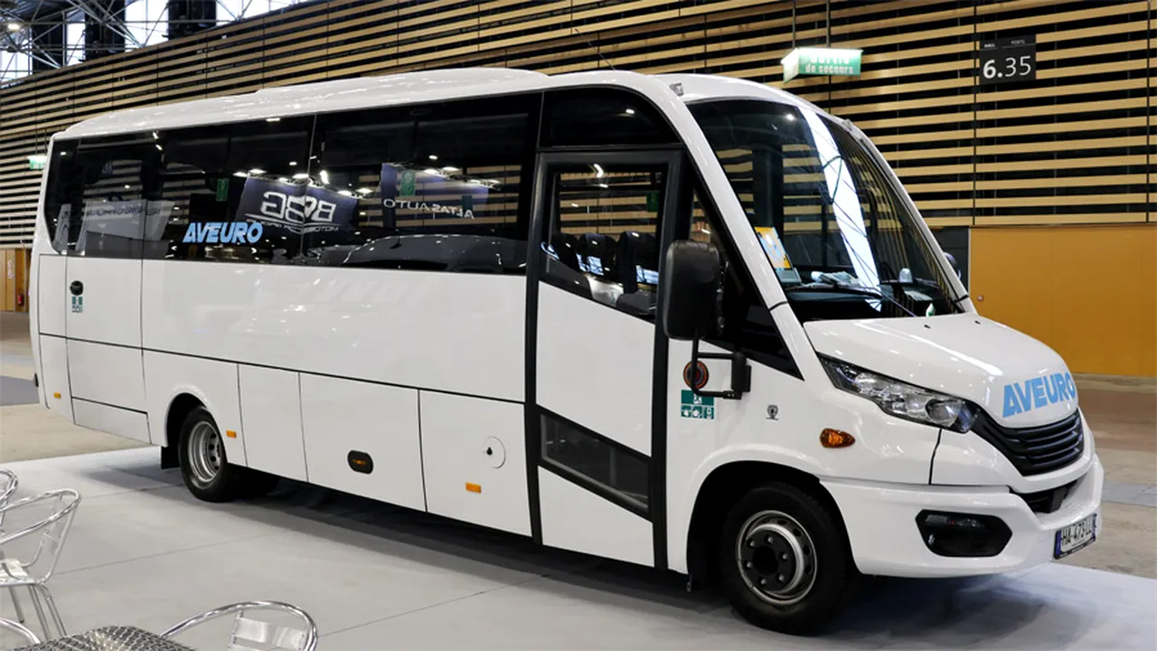 Microbuzele produse la Câmpina, printre vedetele unei expoziții de autovehicule din Bruxelles