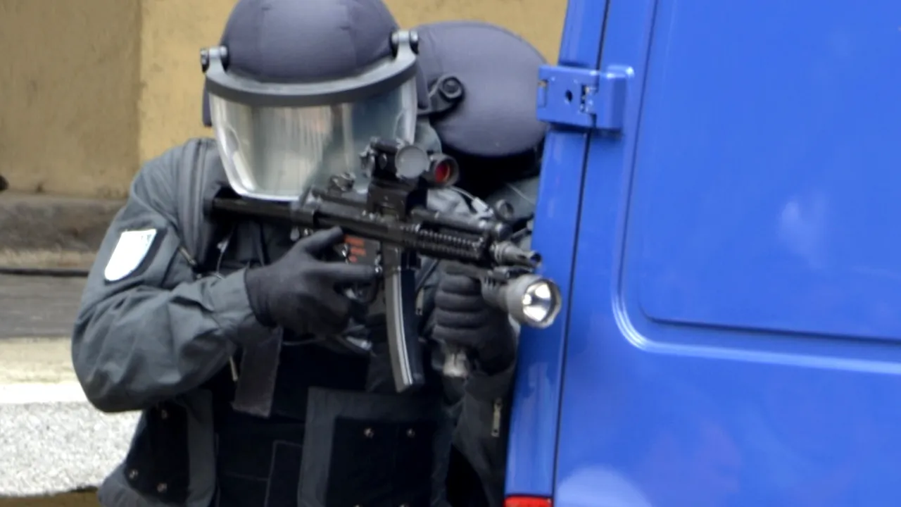 Șofer român de TIR, capturat în urma unei operațiuni Europol. A furat tractoare noi în valoare de 335.000 de euro / Unde a fost prins