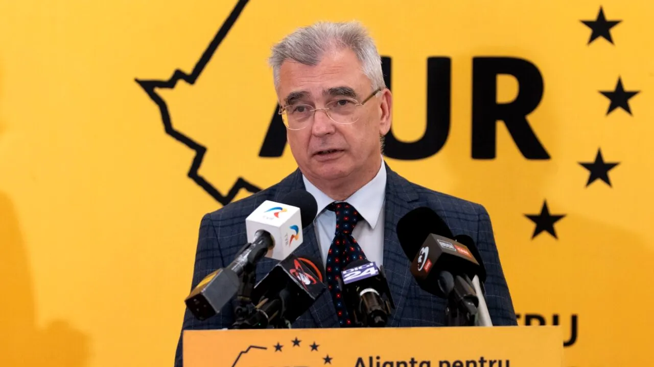 Petrișor Peiu (liderul senatorilor AUR): „Nicușor Dan pășește, zi de zi, pe urmele dictaturii regale a lui Carol al II-lea”