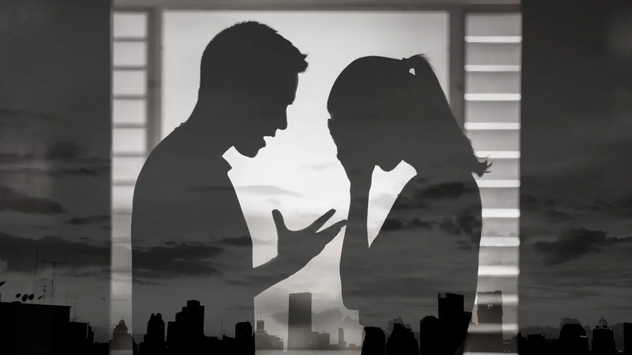 Au crezut că este o glumă. Un bărbat din China și-a devastat locuința, pentru că soția lui a cumpărat o mașină de spălat vase fără să-l întrebe