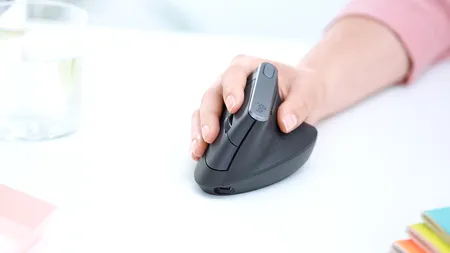 REVIEW Logitech MX Vertical. Un model recomandat pentru cei care doresc un mouse „sănătos