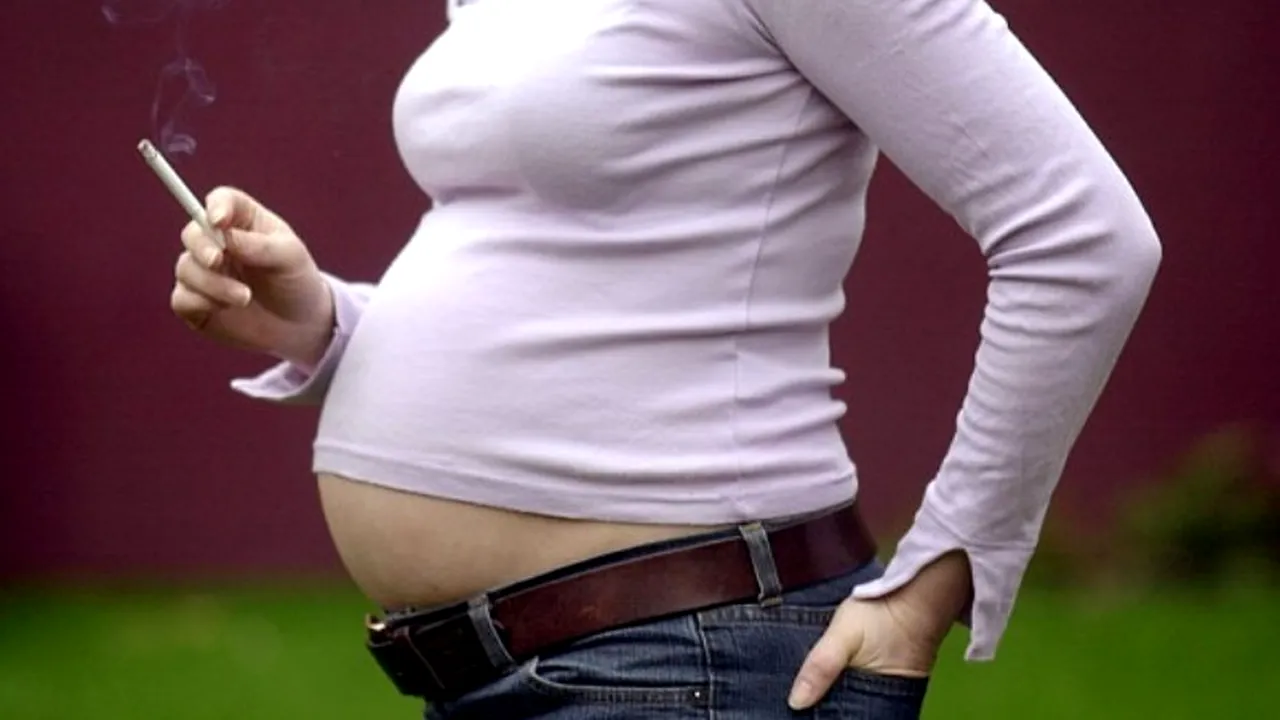 STUDIU CONTROVERSAT: Fumatul și consumul de băuturi alcoolice în timpul sarcinii pot influența orientarea sexuală a viitorului copil