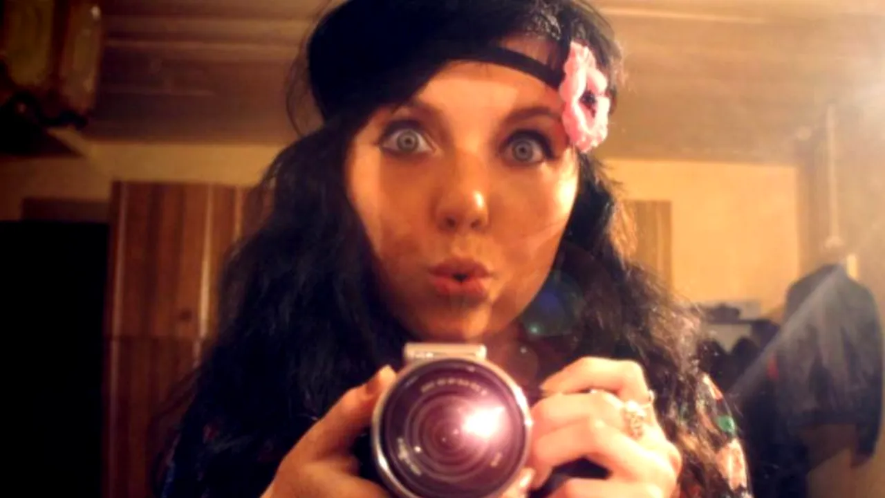 FOTO. Ce gest controversat a făcut o tânără din Rusia pentru iubitul ei