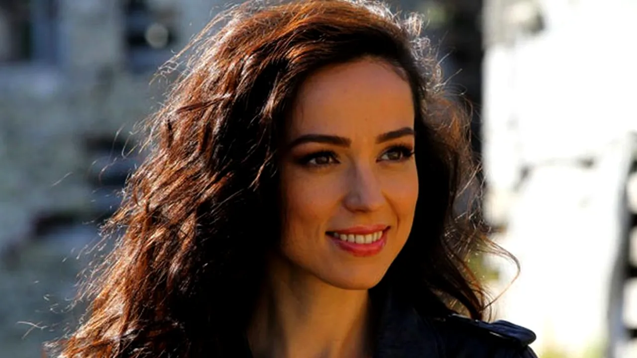 Olivia Steer subliniază noi teorii ale conspirației: „Bill Gates este o entitate cu multiple fațete. Au preluat controlul asupra lumii”