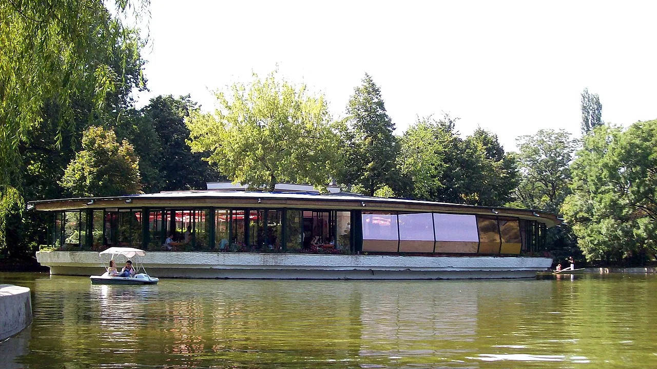 Se vinde „perla” restaurantelor din București. Localul ridicat în secolul al XIX-lea este o adevărată bijuterie arhitectonică