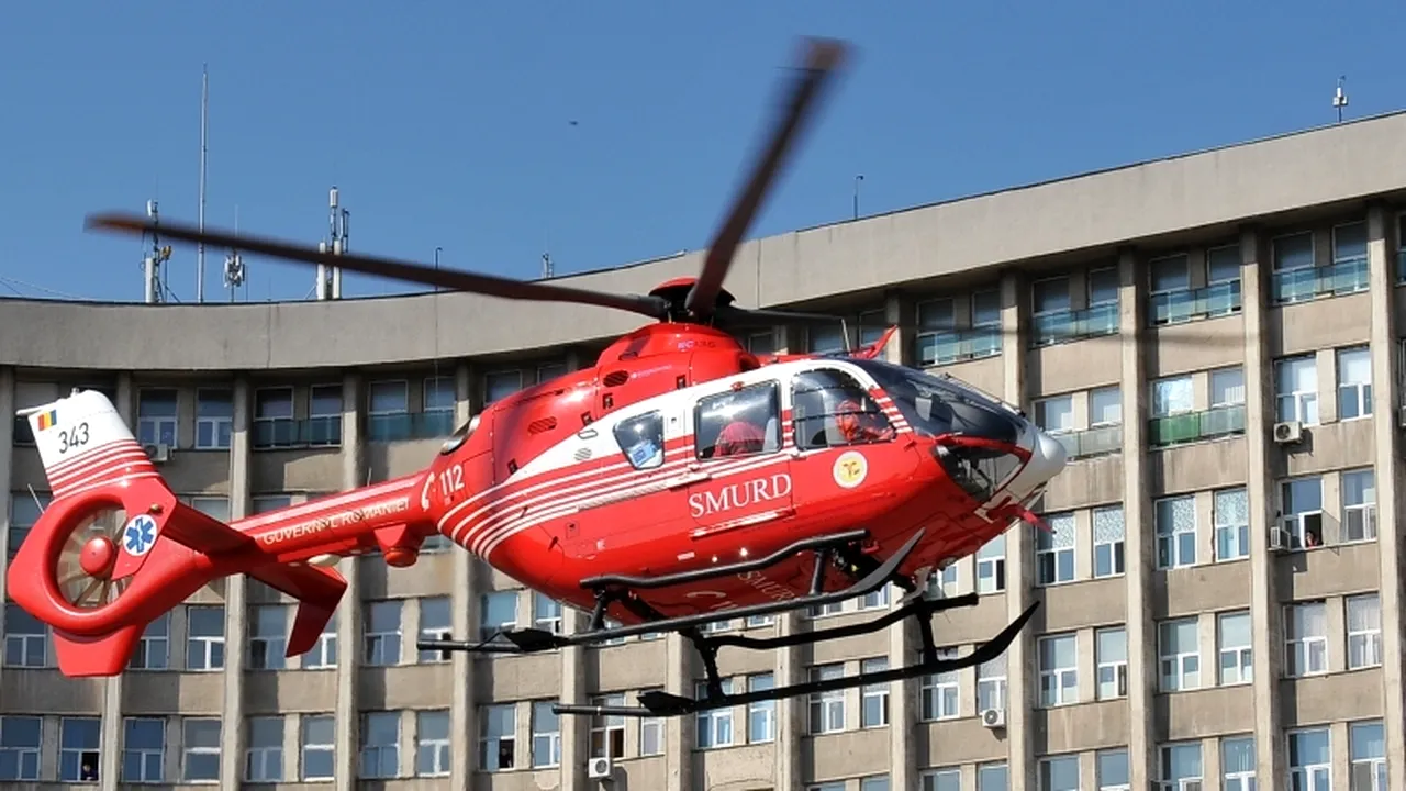 Copil de doi ani din Constanța, trasportat cu elicopterul la spital după ce a căzut într-o fântână