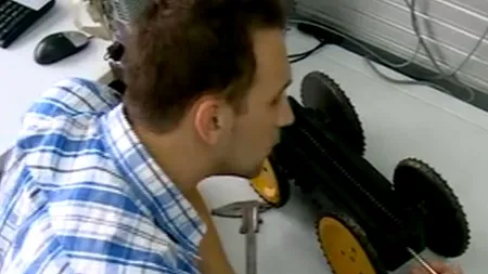 ANTIDOT la eternele șantiere din oraș: o echipă de studenți din Cluj lucrează la robotul care repară țevile de sub șosele, dar nu strică asfaltul