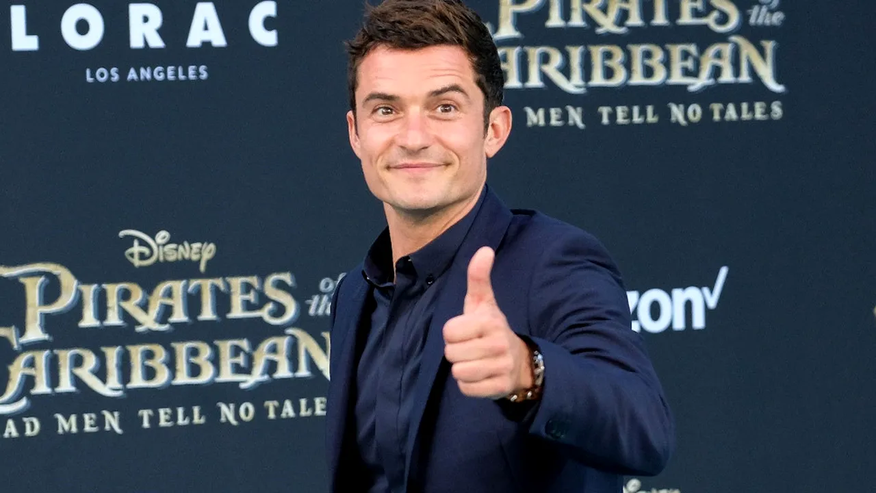 O româncă a fost concediată după ce șeful ei a aflat că s-a culcat cu celebrul Orlando Bloom. Galerie FOTO