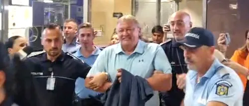 UPDATE | Dănuț Lupu s-a predat, după sosirea din Dubai. Fostul fotbalist, preluat în cătușe de polițiști direct din Aeroportul Otopeni (VIDEO)