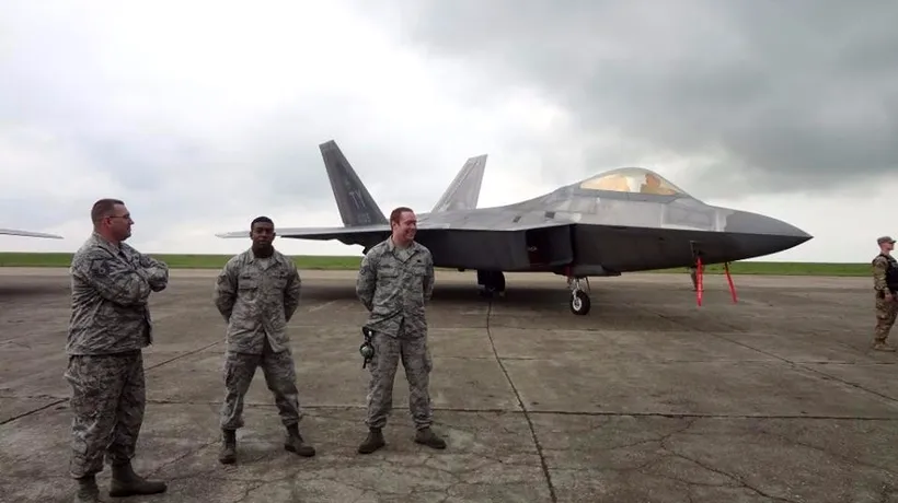 Două avioane americane F-22 Raptor au aterizat la Constanța