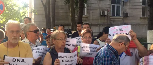 Protest la DNA. Deputatul PSD Liviu Pleșoianu și alte 10 persoane cer demisia lui Kovesi