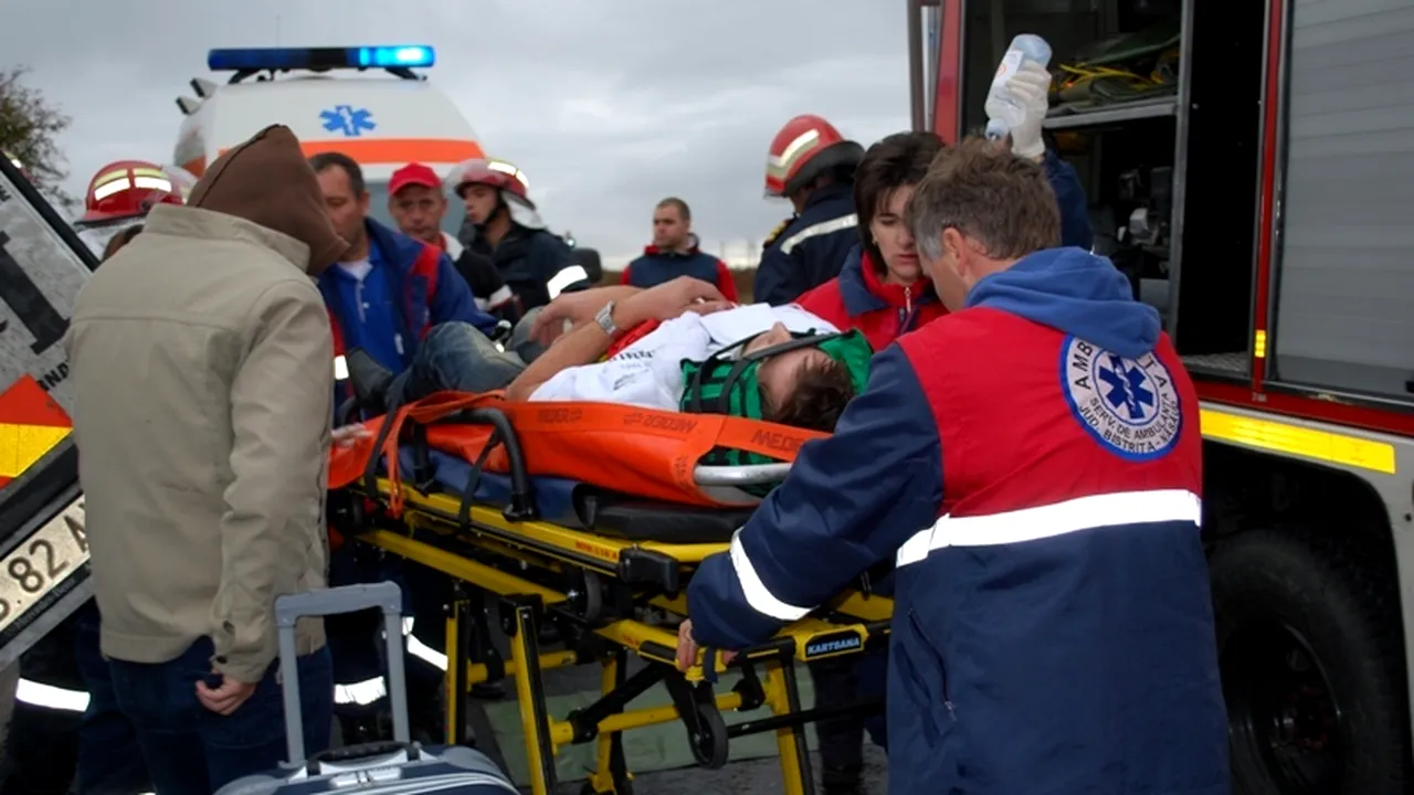 ACCIDENT DE MICROBUZ la Brăila. Șase pasageri în stare foarte gravă. BREAKING NEWS