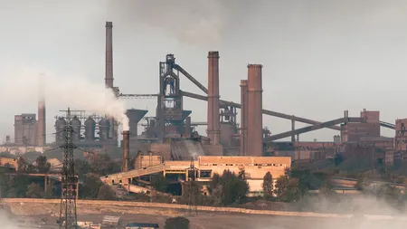 Soarta combinatului Sidex Galați, la mâna guvernului. Ce au discutat miniștrii cu reprezentanții fabricii, care e cu un picior în groapă