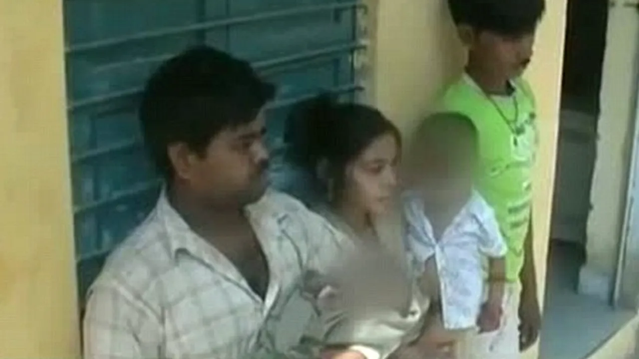 Tatăl și unchiul unei fetițe din India au încercat să o ÎNGROAPE DE VIE, pentru a scăpa familia de blesteme