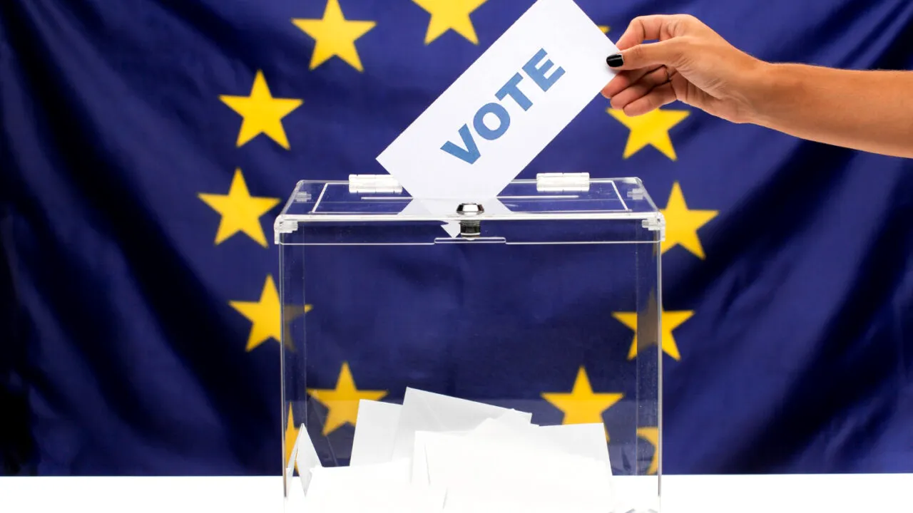 Bruxelles-ul respinge raportul Congresului SUA în care Comisia Europeană ar fi influențat alegerile din România. „Acuzațiile de cenzură sunt absurde”