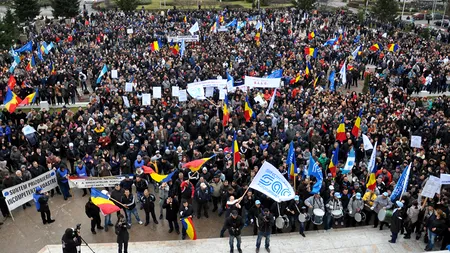 PREMIERĂ ÎN ROMÂNIA. 11.000 de persoane au ieșit în stradă să ceară construirea unei autostrăzi