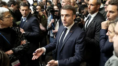Mai mulți fermieri francezi au încercat să-l ATACE pe președintele Emmanuel Macron, la o expoziție agricolă din Paris