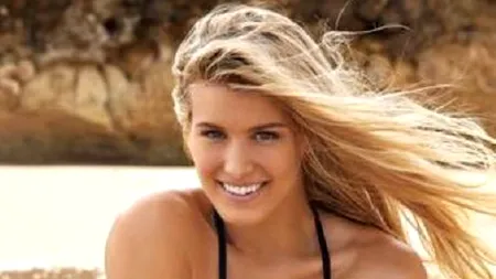 Bouchard merge din ce în ce mai departe... în ședințele foto. E incredibil cum apare în ultima poză. FOTO și VIDEO