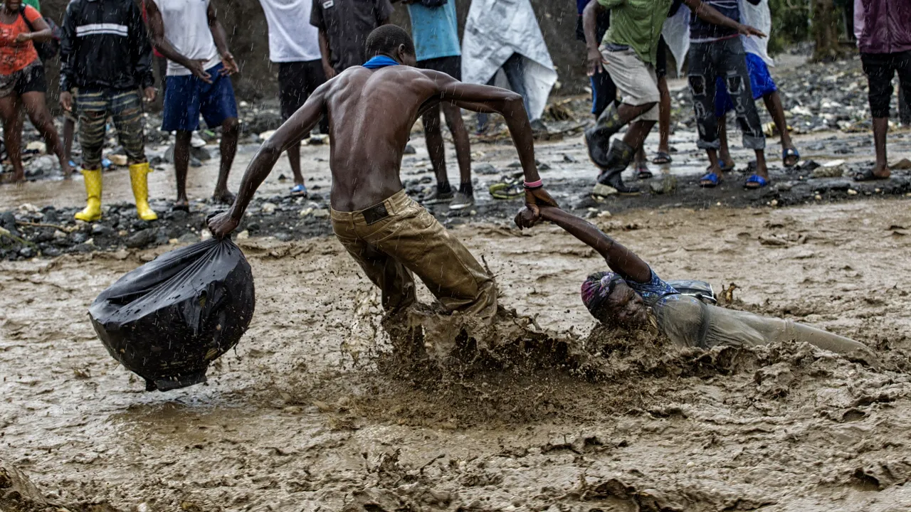 Un român, în fruntea echipei europene de salvatori din Haiti