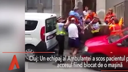 Scene incredibile la Cluj. Un pacient, scos peste gard, deoarece accesul era blocat de o mașină