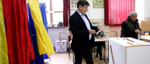 ALEGERI PREZIDENȚIALE 2014. Antonescu a votat cu aproape o oră mai devreme decât momentul anunțat de PNL