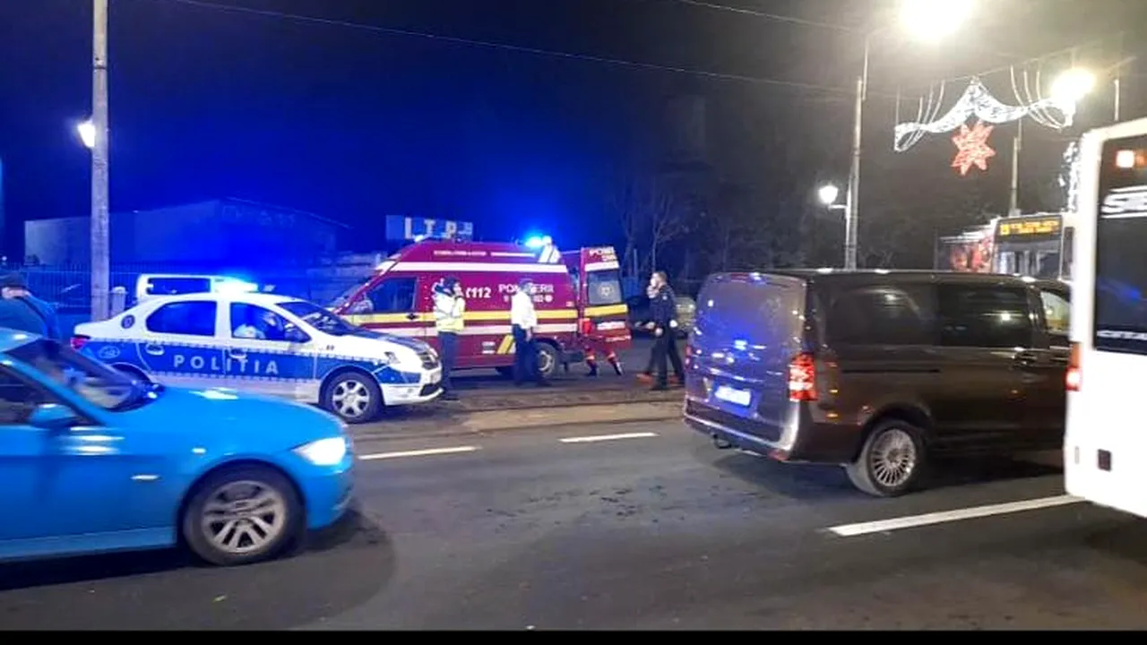 Femeie însărcinată în 9 luni, care plecase spre spital să nască, implicată într-un accident auto în Capitală