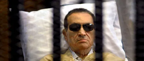 Hosni Mubarak s-a rănit la cap după ce a alunecat în cabina de duș a închisorii