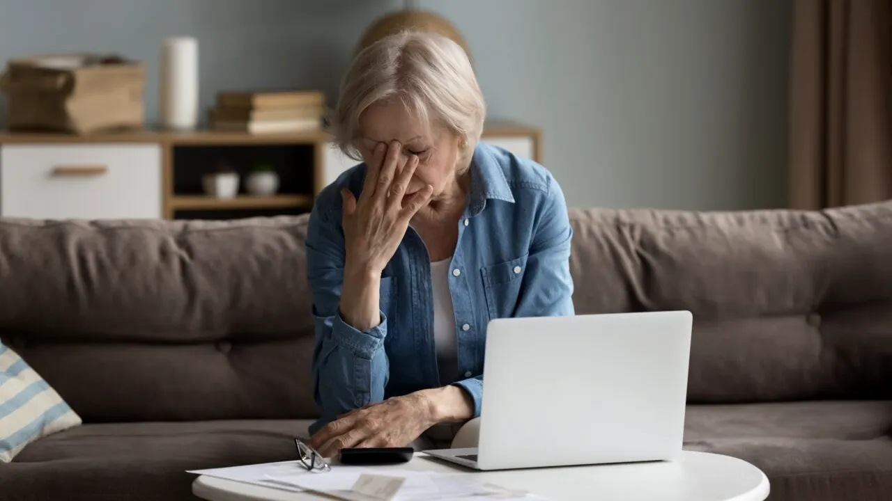 O pensionară din Iași a primit o amendă după 5 ani. A rămas șocată când a văzut ce a primit în cutia poștală