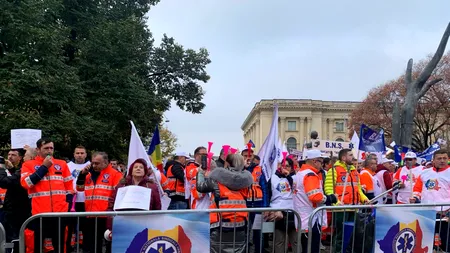 UPDATE: Ambulanțierii protestează marți în Capitală. Ei acuză sabotarea serviciilor publice de ambulanţă de către Departamentul pentru Situaţii de Urgenţă / Reacția lui Raed Arafat: „Este denigrator și fals” (FOTO-VIDEO)