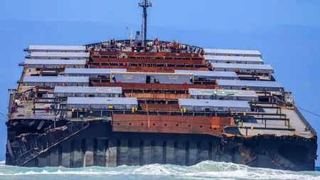 Membrii echipajului de la bordul petrolierului eșuat în Mauritius sărbătoreau o zi de naștere și se apropiaseră de țărm pentru a recepționa semnal WiFi. Căpitanul navei a fost arestat