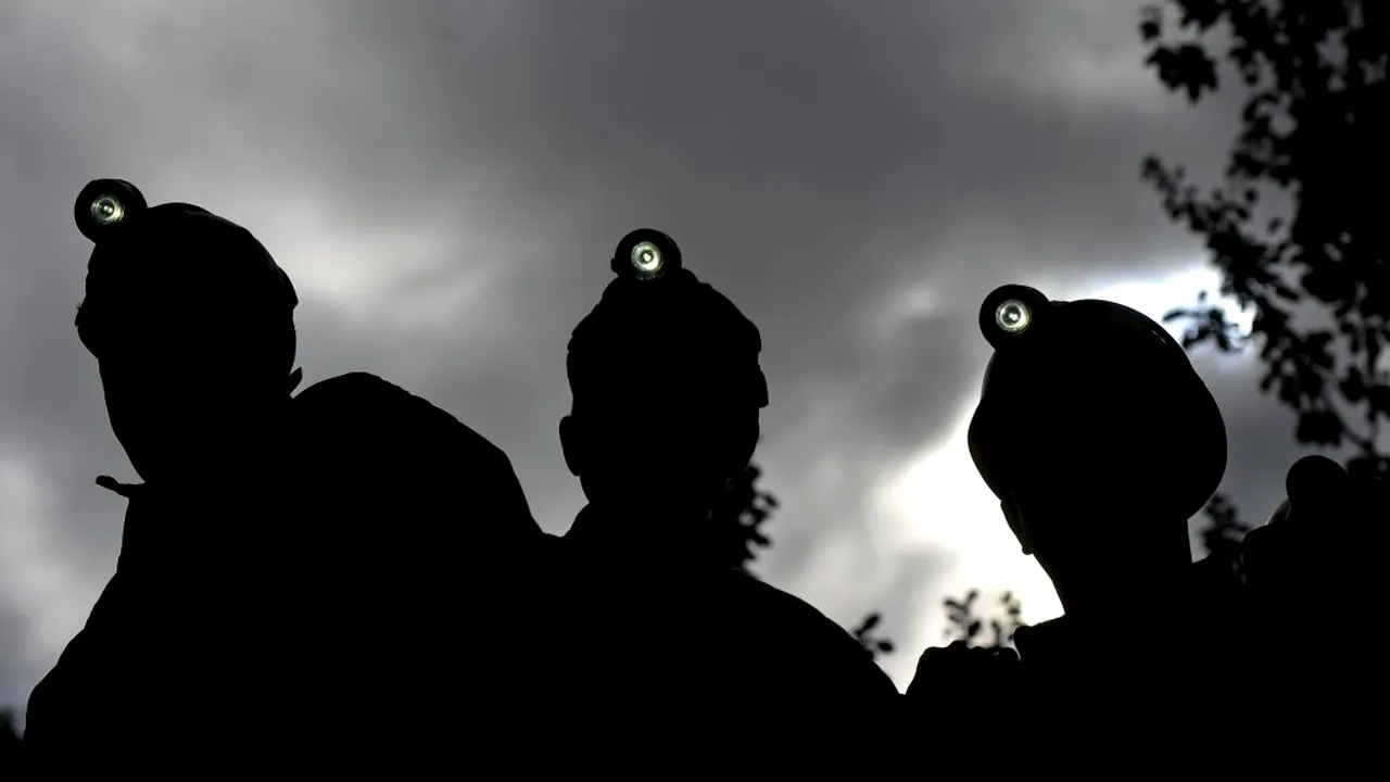 Negocieri eșuate la Prefectura Hunedoara. Minerii continuă protestul și amenință cu greva foamei