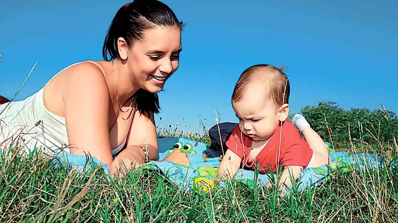 STUDIU. Bebelușii fac diferența între voci și silabe încă din burta mamei