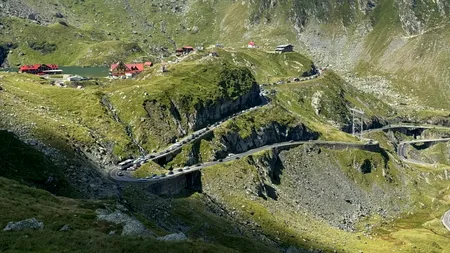 Imagini spectaculoase! Ambuteiaj ca în centrul CAPITALEI, pe Transfăgărășan