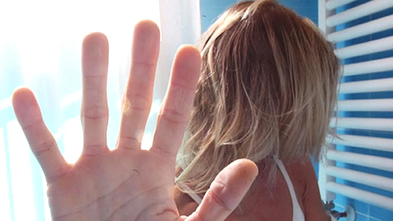 TRAGEDIE fără margini, după ce o PREOTEASĂ s-a culcat cu un ELEV și a rămas ÎNSĂRCINATĂ. NICIODATĂ în România nu s-a mai întâmplat așa ceva! 